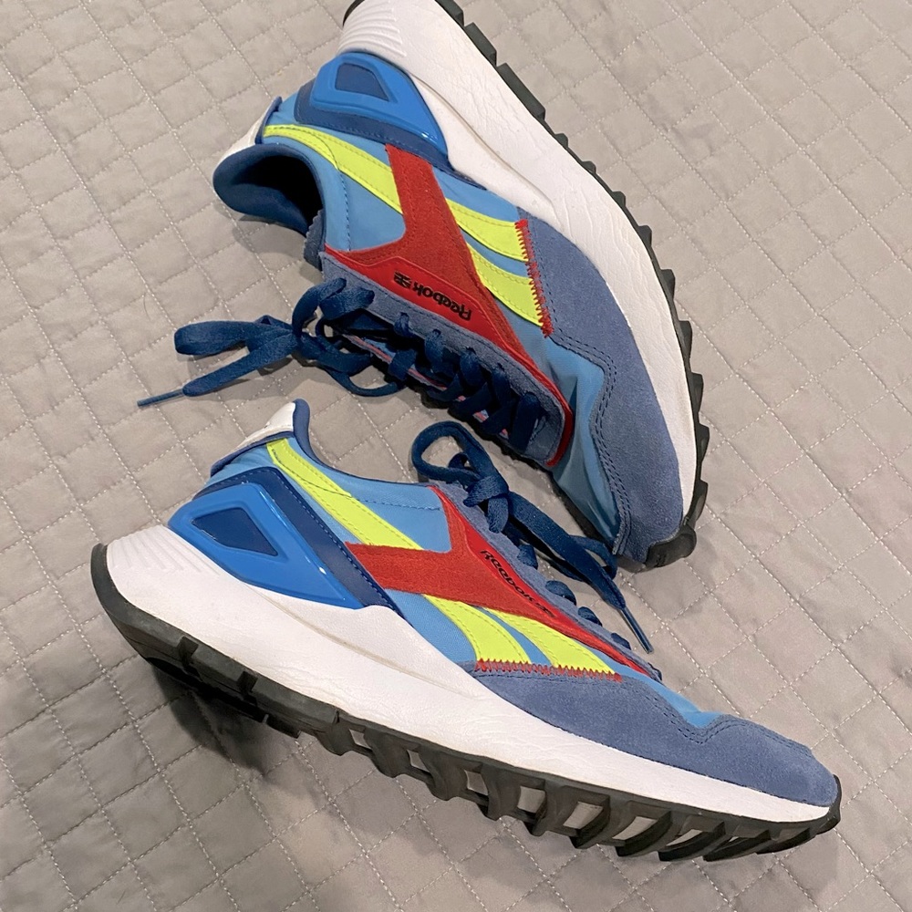{Reebok} Classic Leather Legacy AZ Shoes